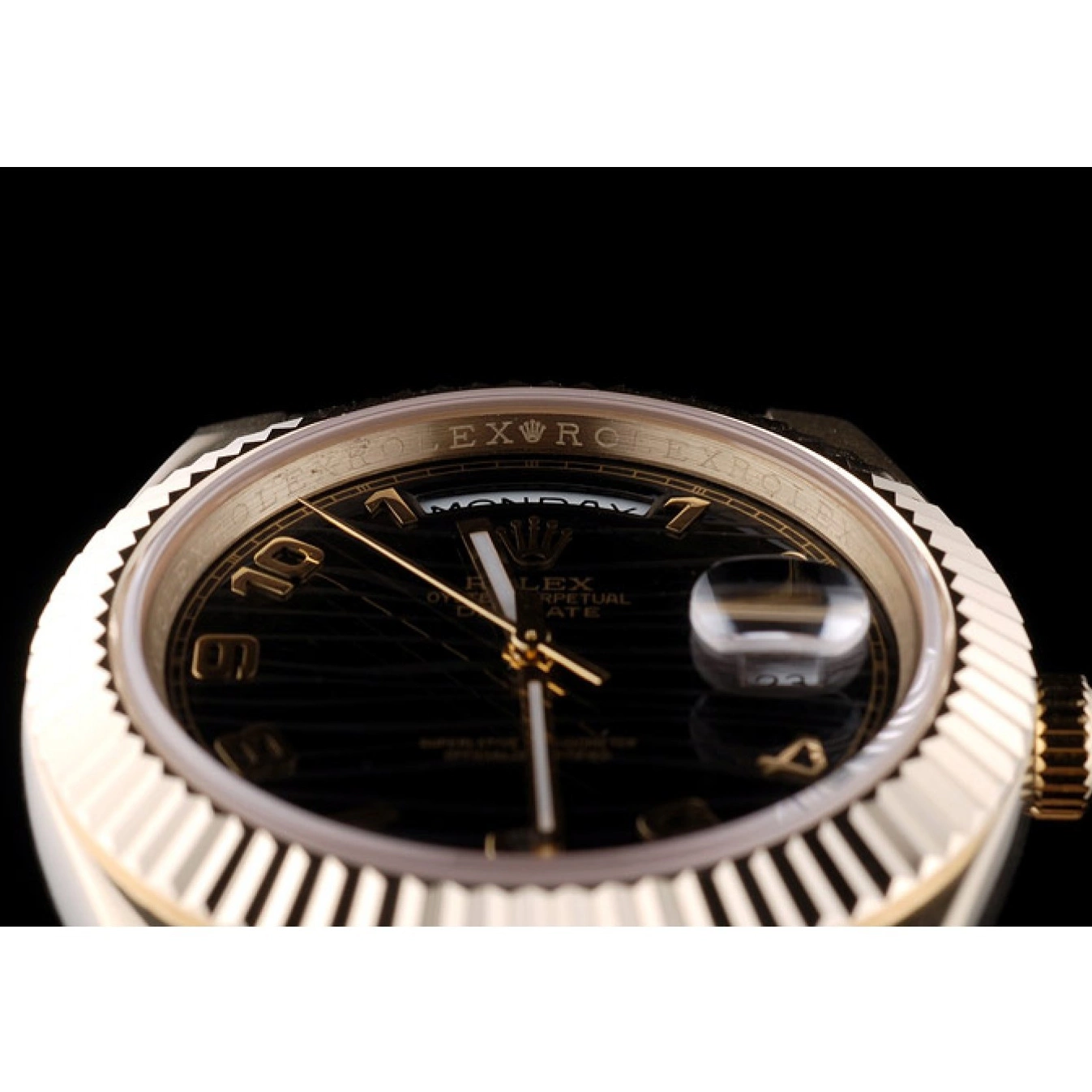 AAA Replica Watches Strap Stainless Steel Dial Black DayDate Patterned Gold Rolex 41980 0630